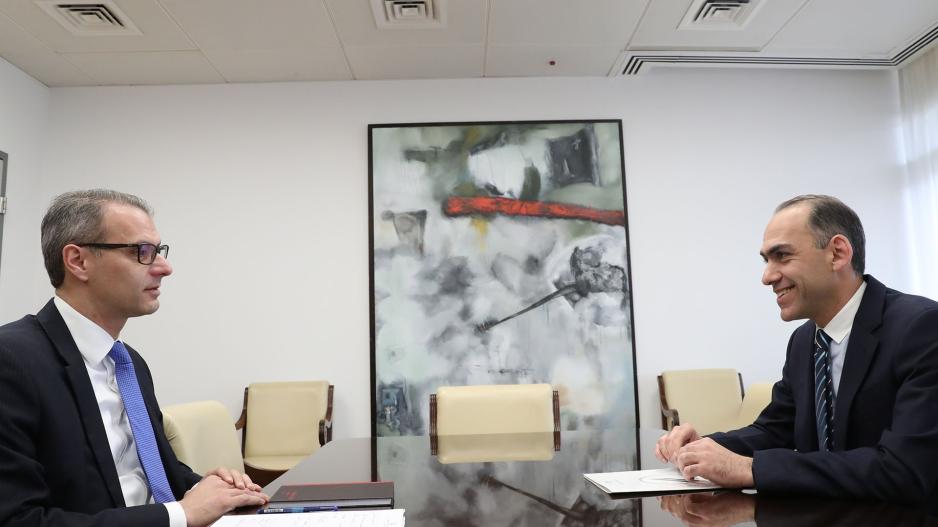 Σε νέα βάση η συνεργασία ΥΠΟΙΚ-Κεντρικής Τράπεζας