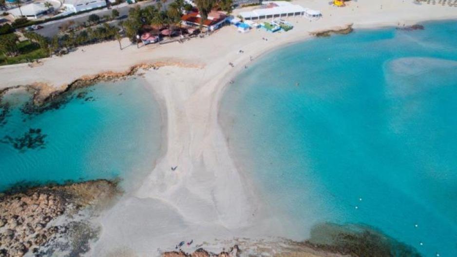 25 εκατ. στερλίνες η αξία της παραλίας Nissi Beach