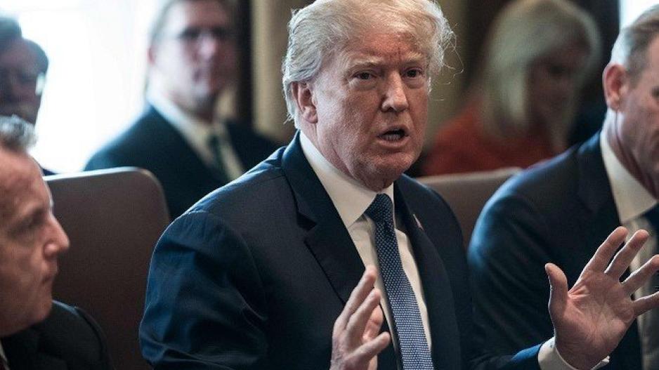 Trump: Ενοχλημένος από τον πρώην CEO των Starbucks