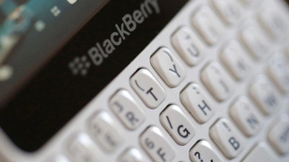 Η Blackberry μυνήει το Twitter για παραβίαση πατέντας