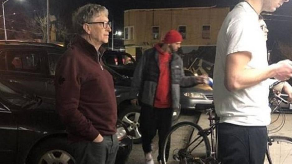 Viral έγινε η φωτογραφία του Bill Gates