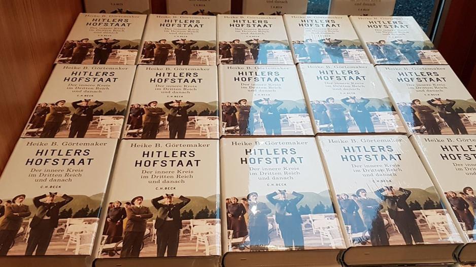 Hitlers Hofstaat:Το καινούριο αποκαλυπτικό βιβλίο για τον Χίτλερ