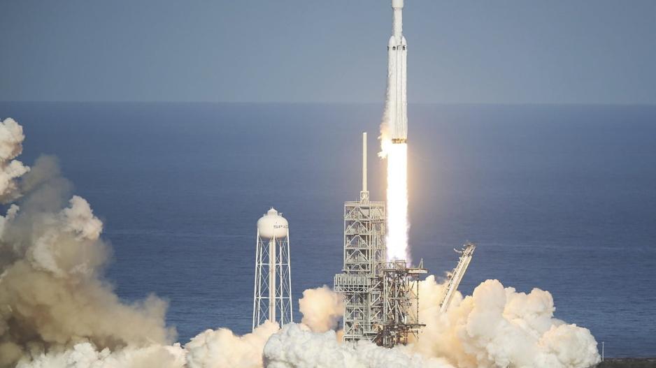 Space X: Πρώτη εμπορική εκτόξευση