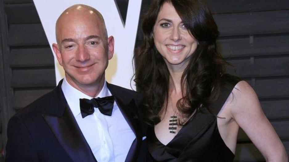Η πρώην κυρία Bezos χαρίζει τη μισή της περιουσία σε φιλανθρωπίες