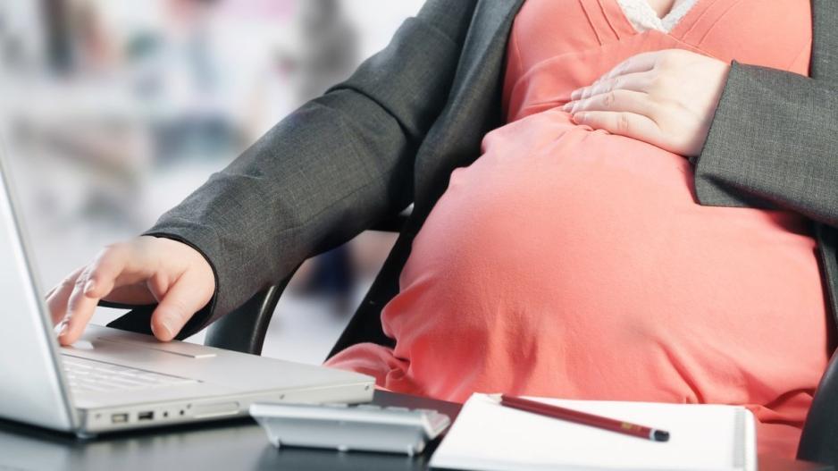 Ομαδικές απολύσεις και έγκυοι εργαζόμενες