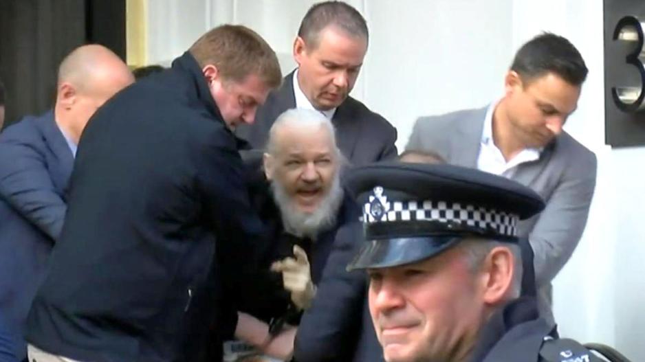 Υπό κράτηση ο ιδρυτής των WikiLeaks, Τζούλιαν Ασάνζ
