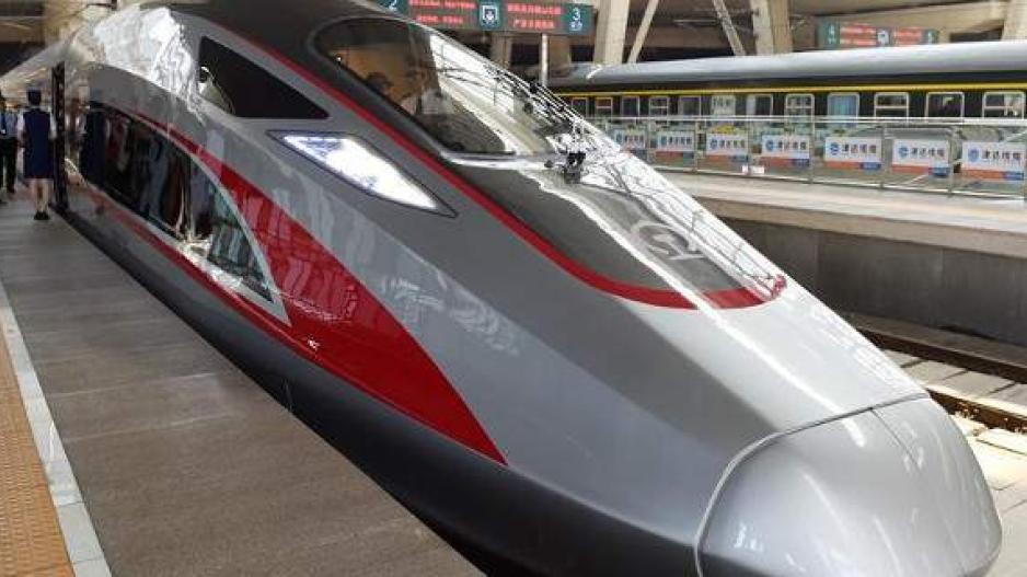 Κίνα: Ένα μαγνητικό τρένο που αιωρείται