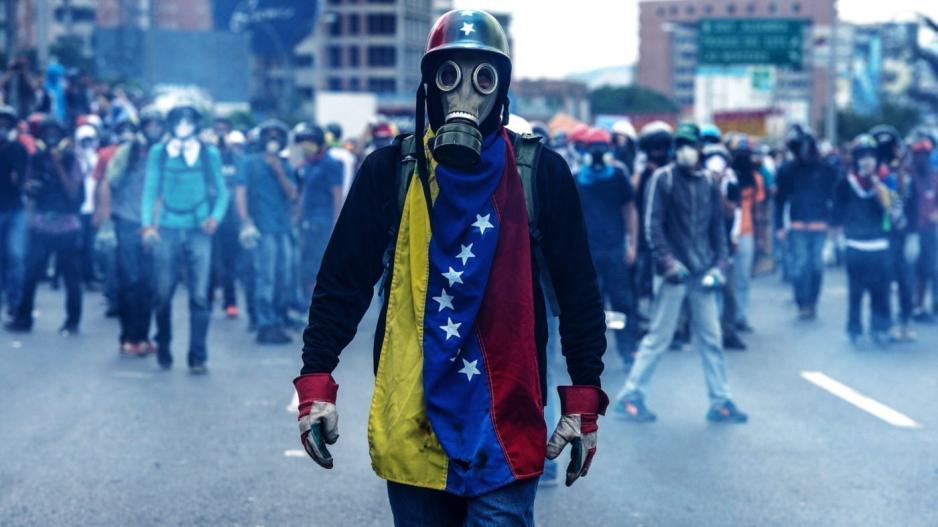 Βενεζουέλα: Χωρίς Ίντερνετ, τηλέφωνο και φωτεινούς σηματοδότες