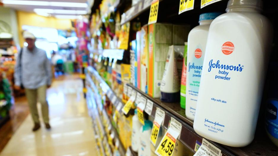 Johnson & Johnson: Αποζημιώνει καρκινοπαθή, με 29 εκατ. δολάρια