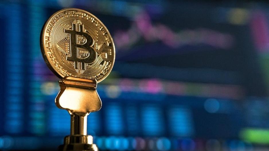 Η τιμή του Bitcoin πέφτει, οι επενδυτές αυξάνονται