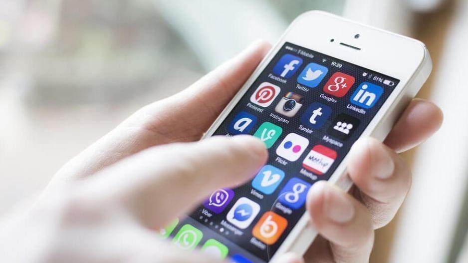 Έπεσαν για 2 ώρες Facebook, Instagram και WhatsApp