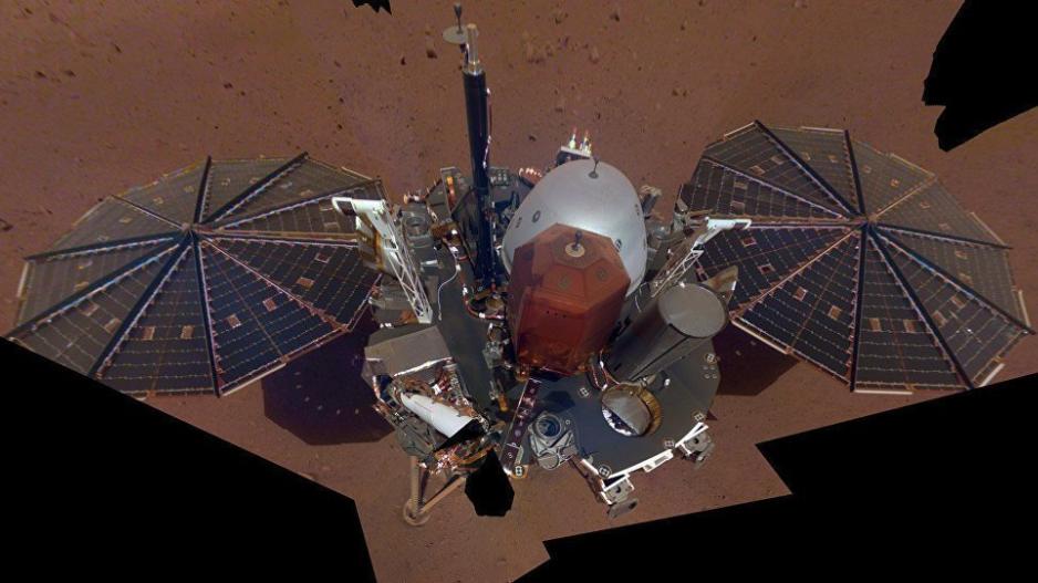 Το InSight βγάζει... selfie στον Άρη