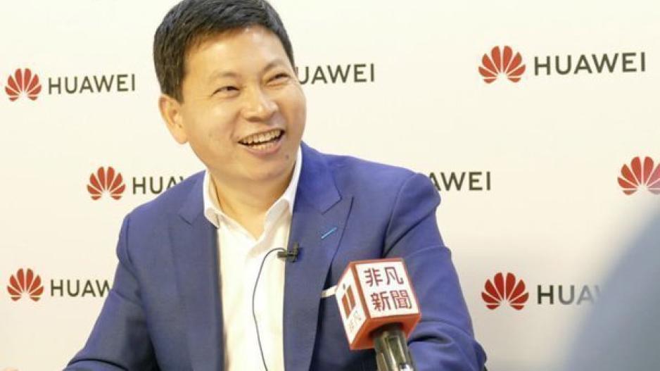 Huawei: Ετοιμάζει αναδιπλώμενο 5G smartphone