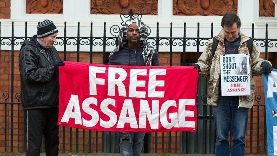 Εκατομμύρια κυβερνοεπιθέσεις μετά τη σύλληψη του Assange