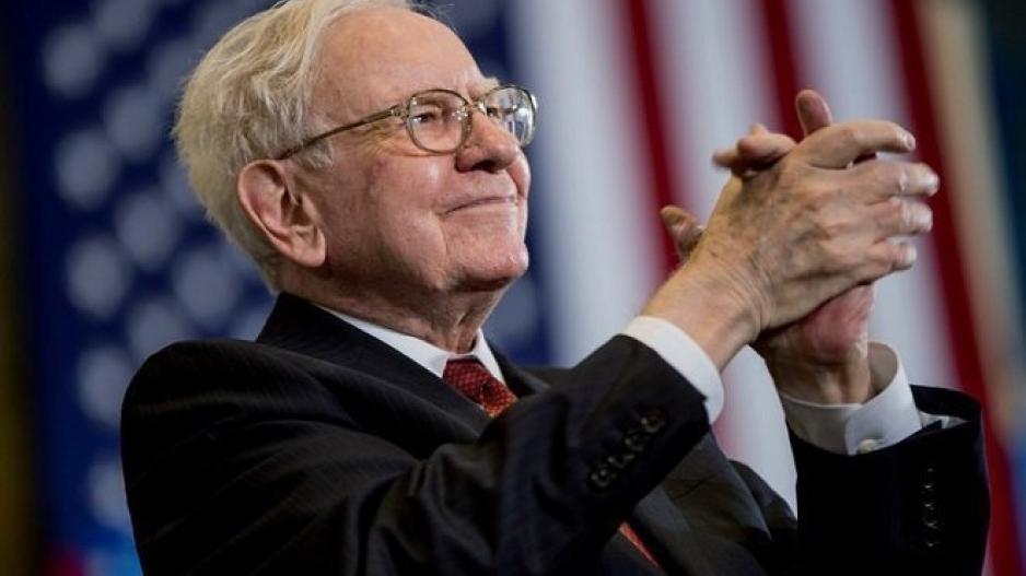 Πλήρωσε 4.567.888 δολάρια για να φάει με τον Warren Buffett