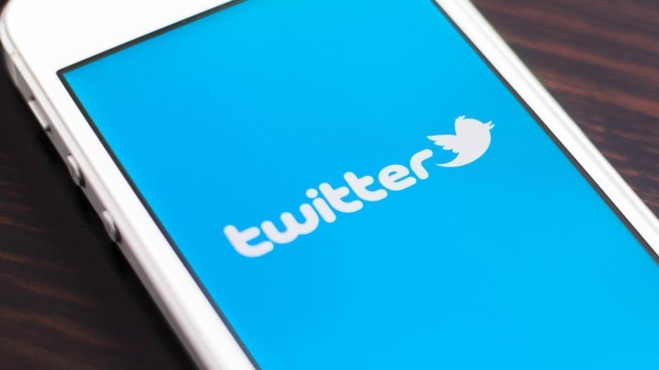 Το Twitter αποφασίζει για τους λογαριασμούς των ηγετών