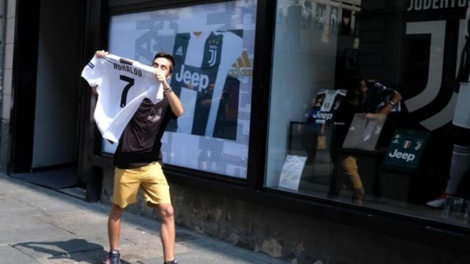Πωλείται μία φανέλα του Ronaldo κάθε λεπτό στην Ιταλία