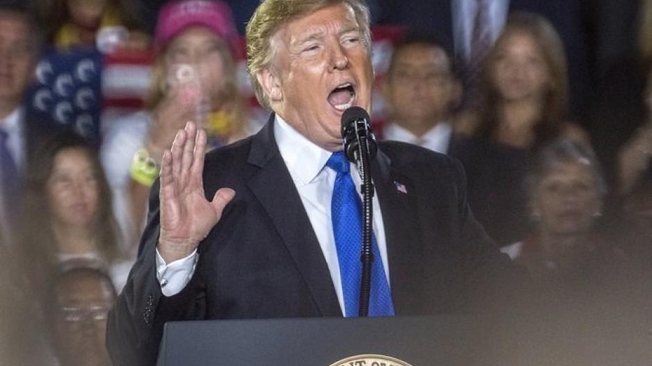 Χαμηλώνει τους τόνους για την Huawei ο Trump