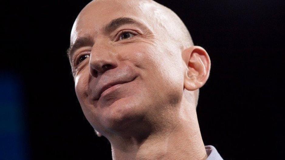 Jeff Bezos: Ο πλουσιότερος άνθρωπος της σύγχρονης Ιστορίας