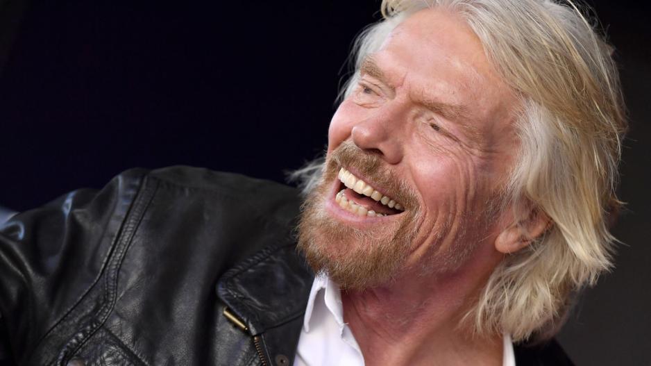 Σέρβιρε τσάι στους επιβάτες ο μεγιστάνας Richard Branson
