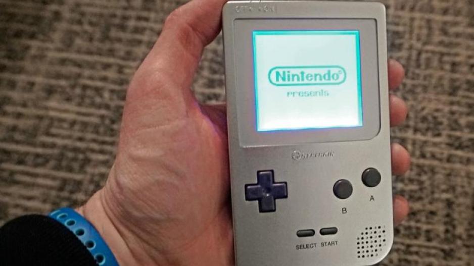 Ξανακυκλοφορεί το Game Boy