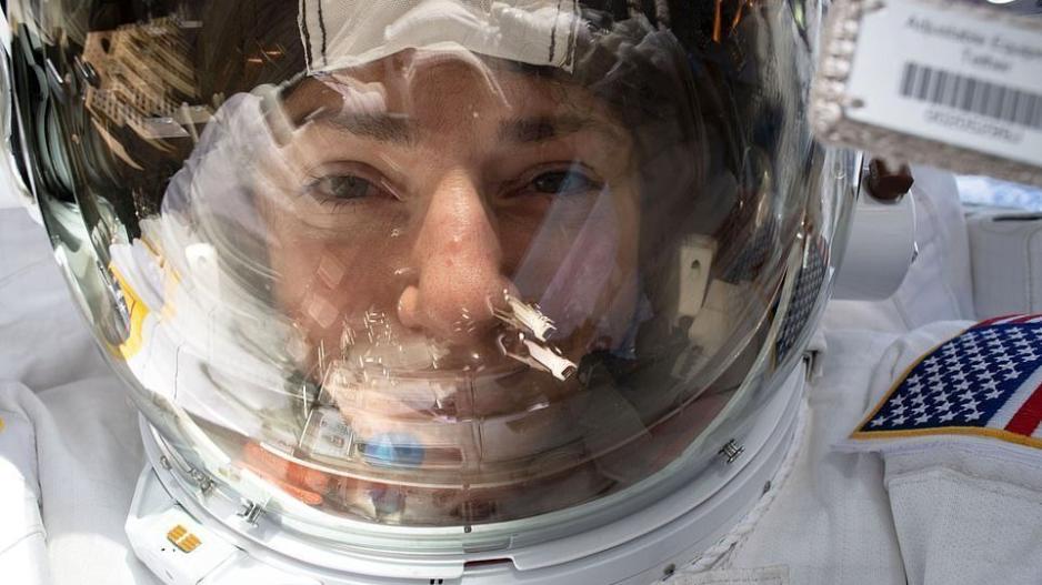 Εντυπωσιακές selfies στο διάστημα, από δύο γυναίκες αστροναύτες