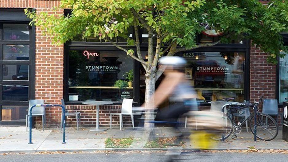 Τέλος στα τροχαία δυστυχήματα: Smartphones σε κολώνες