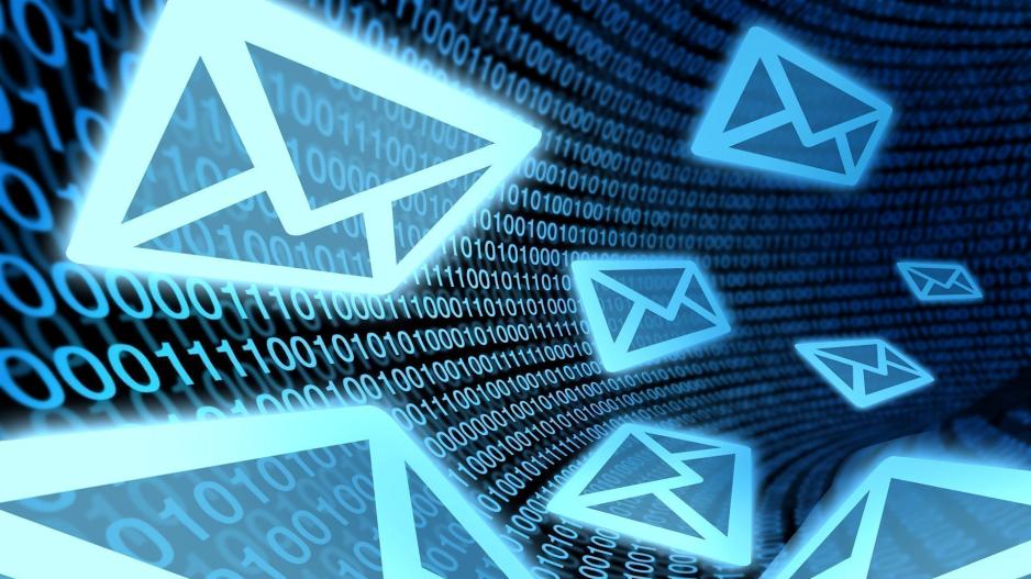 Mπορεί ένας εργόδότης να παρακολουθεί το inbox του email  μας;