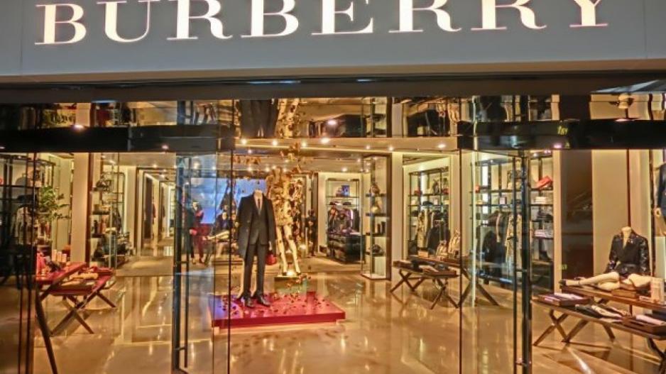 Burberry: Σταματά την καύση απούλητων προϊόντων και τη χρήση αληθινής γούνας