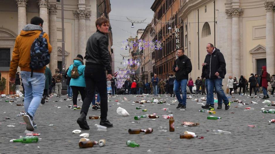 Η Ρώμη «πνίγεται» στα σκουπίδια και αυτό δεν είναι αστείο