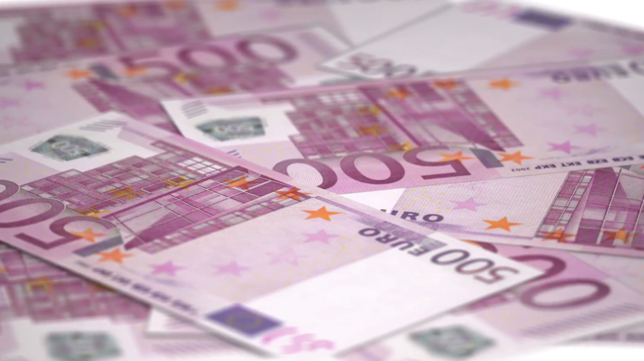 Βούλωσαν οι τουαλέτες με χαρτονομίσματα των 500 ευρώ