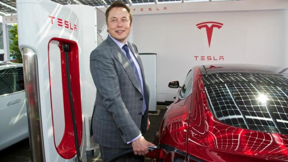 Η Tesla έβγαλε 2 δισ. σε μία μόλις ημέρα