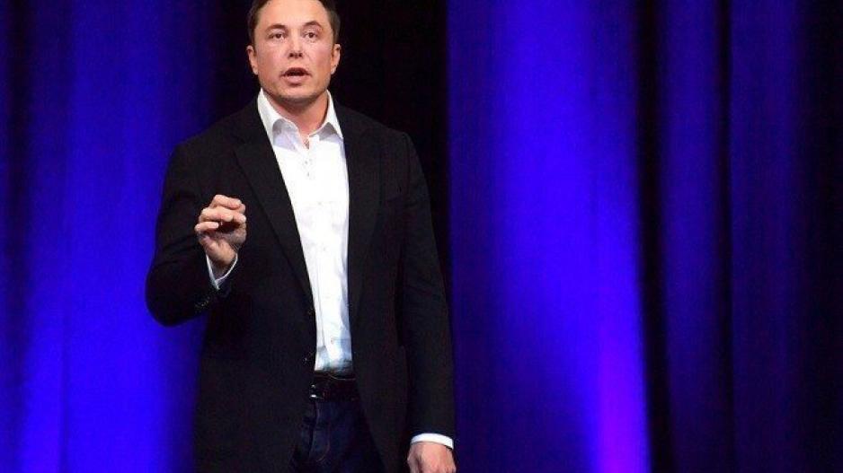 Γιατί δεν βγάζει την Tesla από το Χρηματιστήριο o Elon Musk