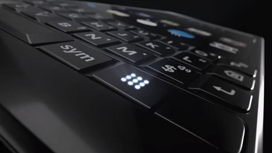 BlackBerry Key2: Μάθε για την διπλή κάμερα και το νέο μυστηριώδες κουμπί