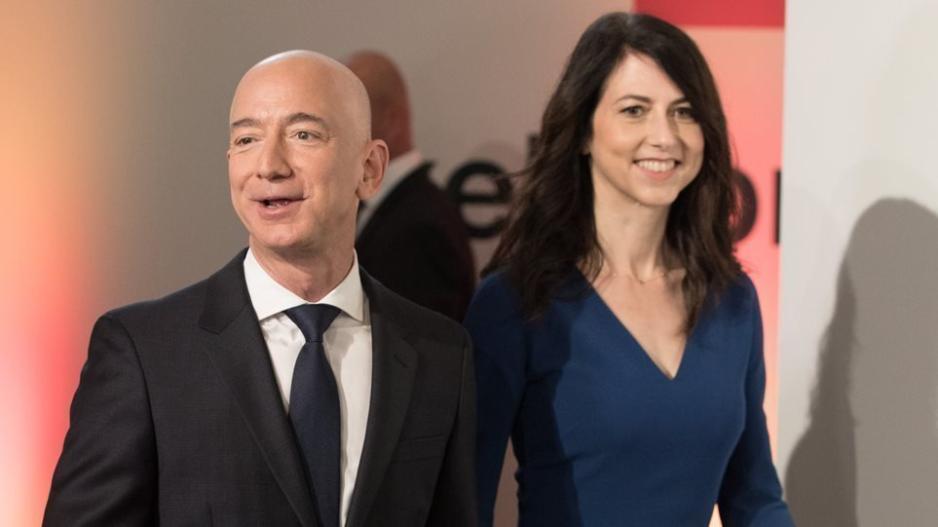 Η πρώην σύζυγος του Bezos, 4η πλουσιότερη του κόσμου