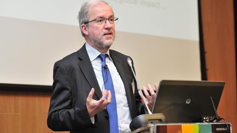 Dr. Peter Fisch: 'Δεν έχει γεφυρωθεί ακόμα το χάσμα μεταξύ Κεντρικής και Ανατολικής Ευρώπης στην έρευνα'.